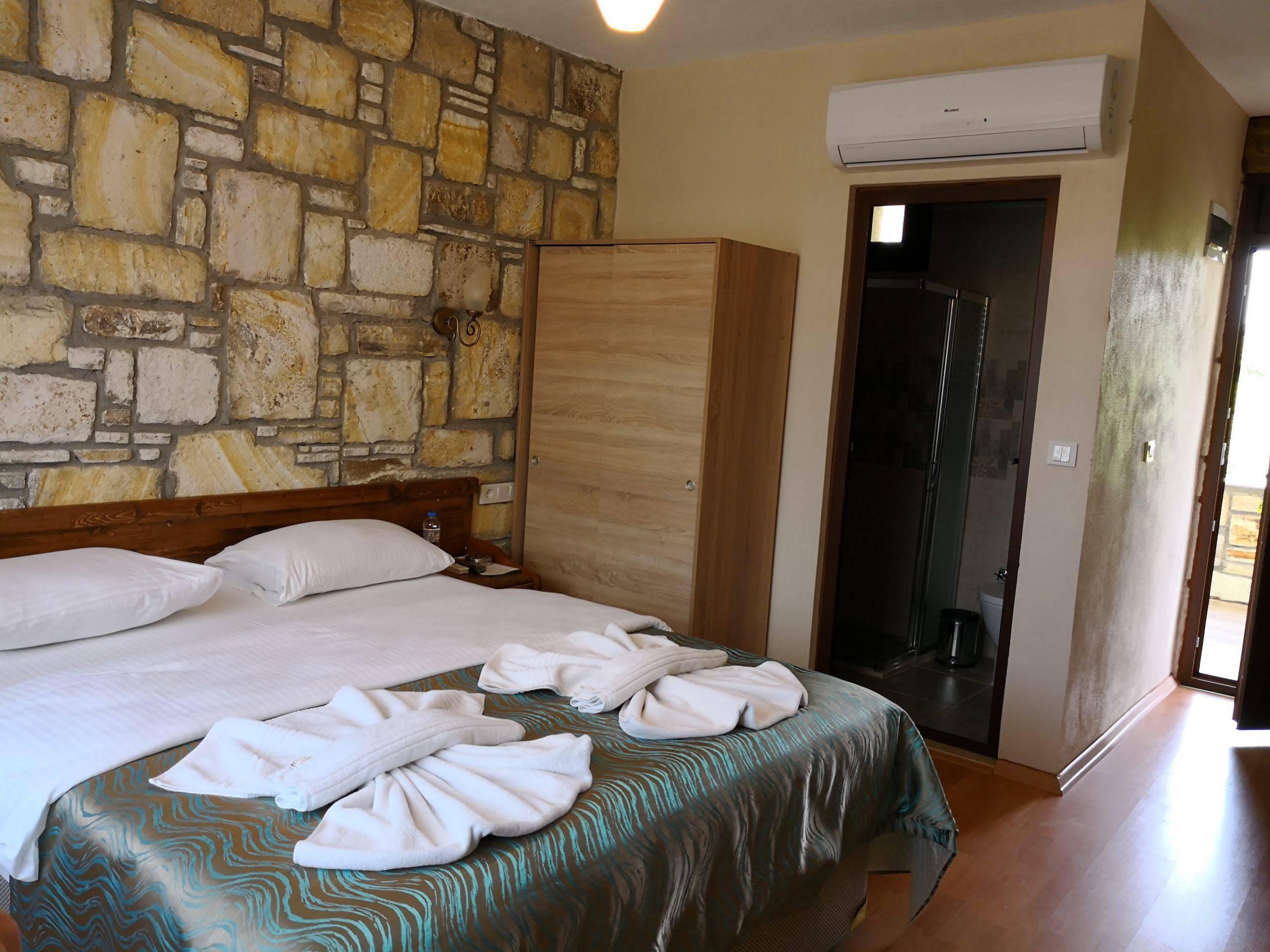 Hotel Kozbeyli Konagi Yenifoca Exterior foto